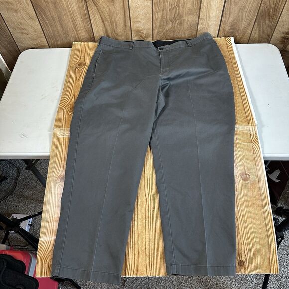 L.L. Bean Classic Fit Men's Pants Size 42 x 29 Gray 100% Cotton - Picture 12 of 16
